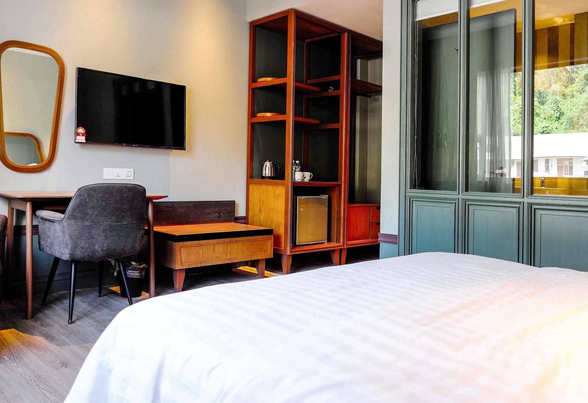 The Jesselton Hotel 3*