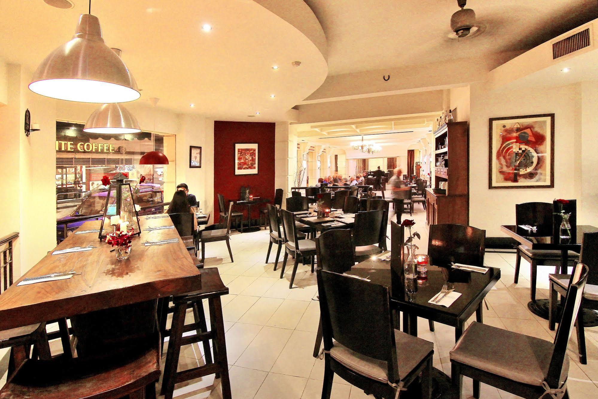 The Jesselton Hotel 3*